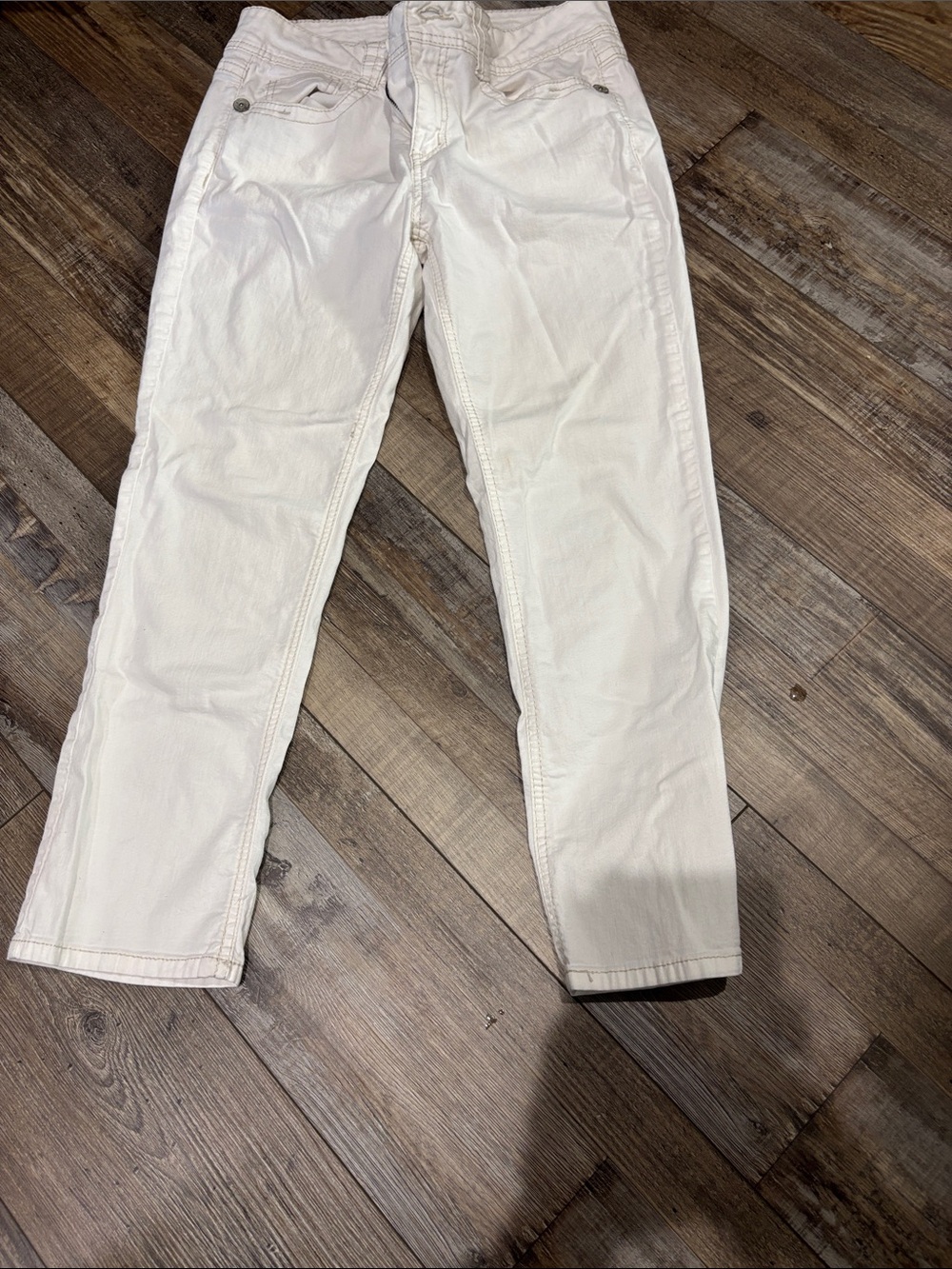 Democracy Women's White Cropped Ankle Jeans